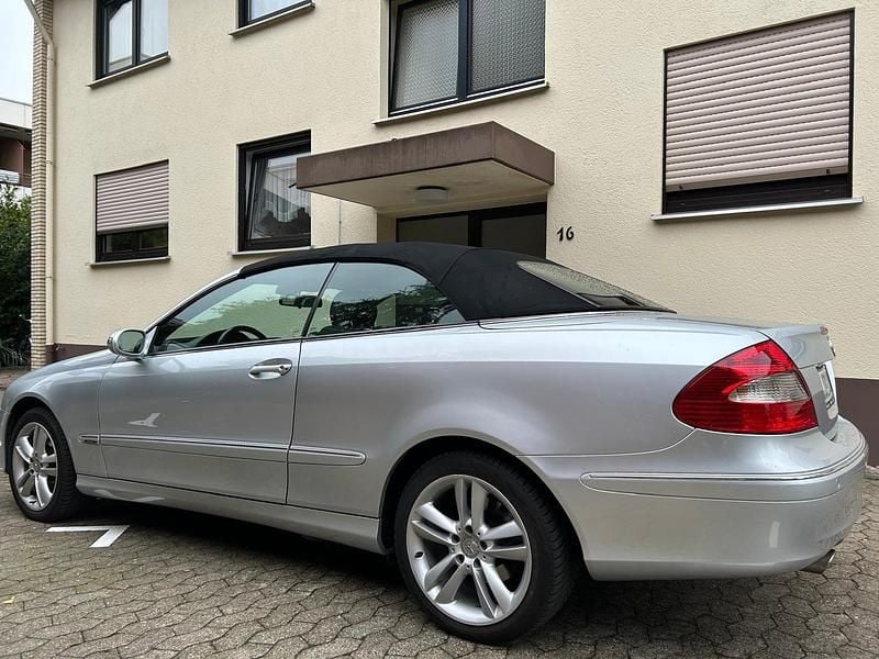 Gebraucht Mercedes CLK200 184 PS (135 kW) 2008 Silber Cabrio