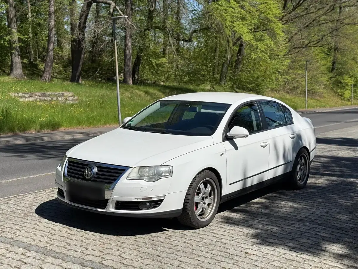 Gebraucht VW Passat R 250 PS (183 kW) 2008 Weiß Limousine