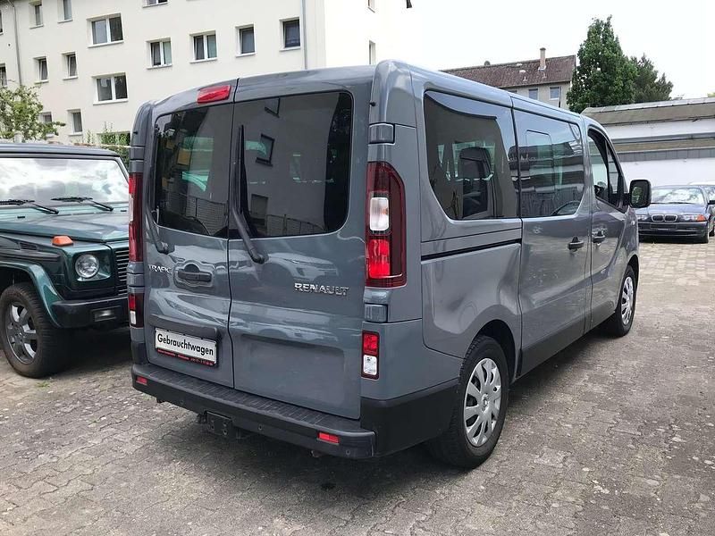 Gebraucht Renault Trafic 145 PS (106 kW) 2019 Städtisches grau Van / Kleinbus