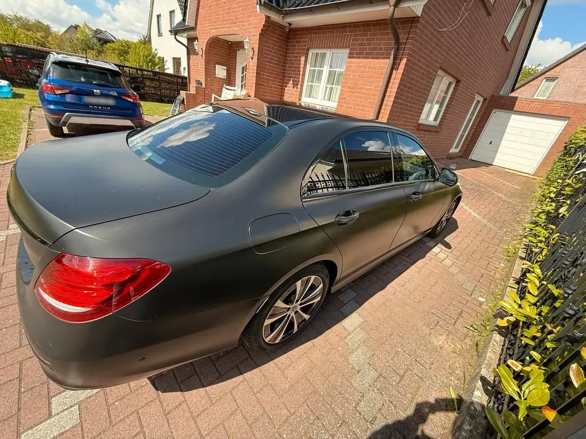 Brugt Mercedes E350 AMG line 258 HK (189 kW) 2017 Rød Sedan