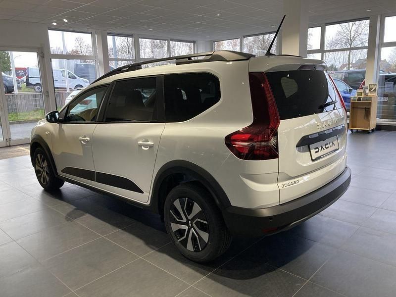 Neu Dacia Jogger Expression 110 PS (80 kW) 2026 Weiß Van / Kleinbus