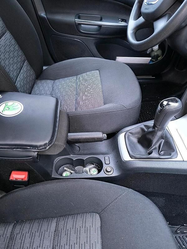 Gebraucht Skoda Octavia 102 PS (75 kW) 2011 Silber Limousine