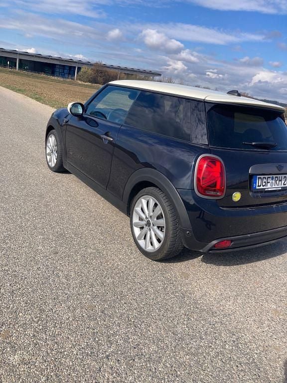 Gebraucht Mini Cooper SE Resolute Edition 135 kW (184 PS) 2023 Schwarz Kleinwagen