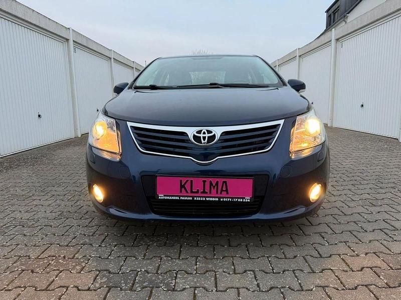 Gebraucht Toyota Avensis Basis 132 PS (97 kW) 2011 Blau Limousine