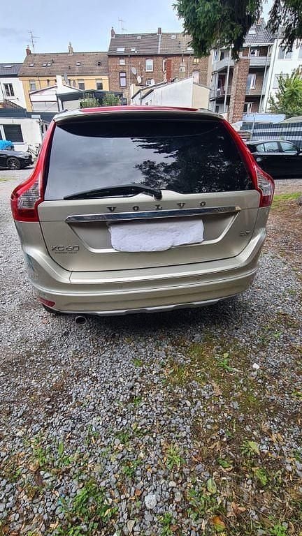 Beige Gebraucht 2016 Volvo XC60 Ocean Race SUV | 16.950 € (Fairer Preis) - Bild 1/4