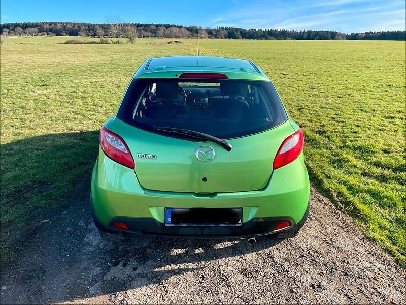 Second-hand Mazda 2 103 CP (75 kW) 2008 Verde Hatchback