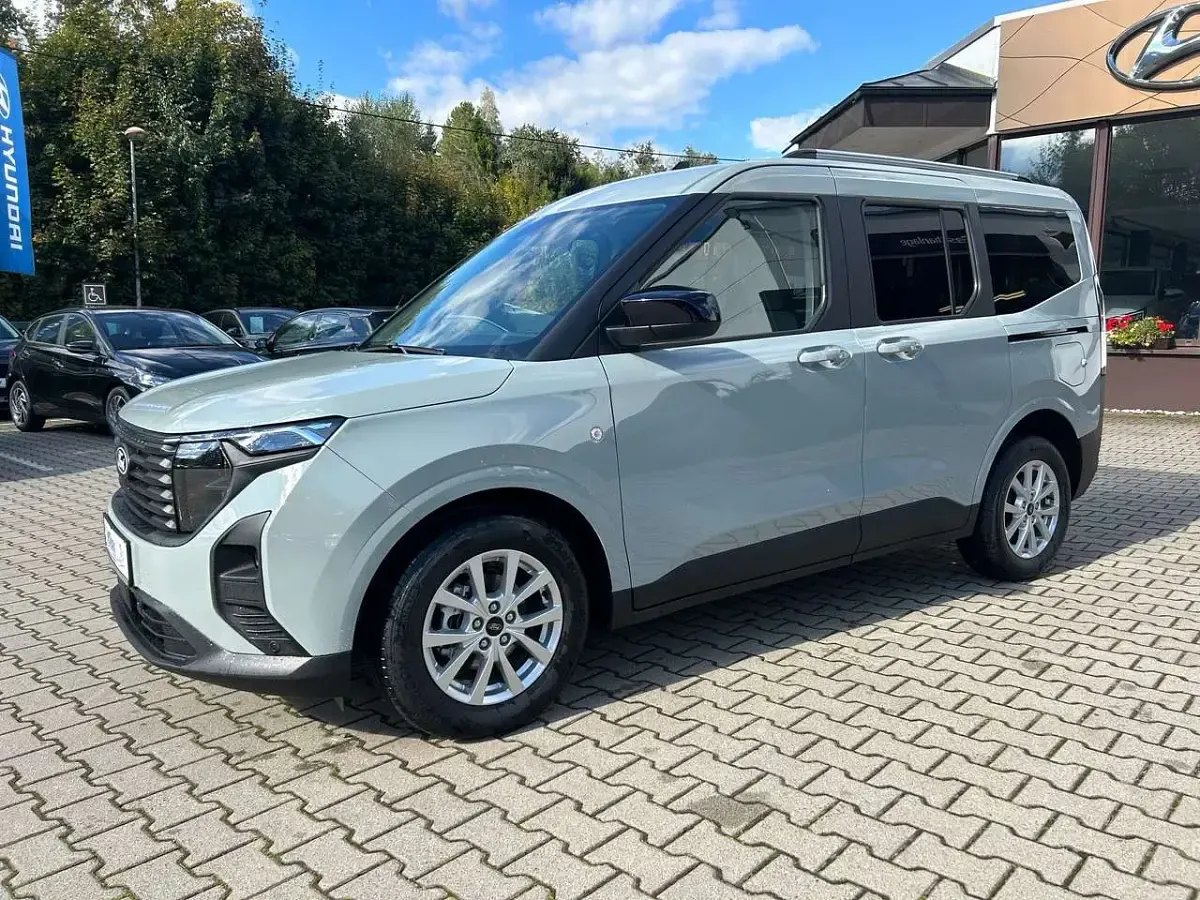 Neu Ford Tourneo Courier Titanium 125 PS (91 kW) 2025 Cactus grey Van / Kleinbus