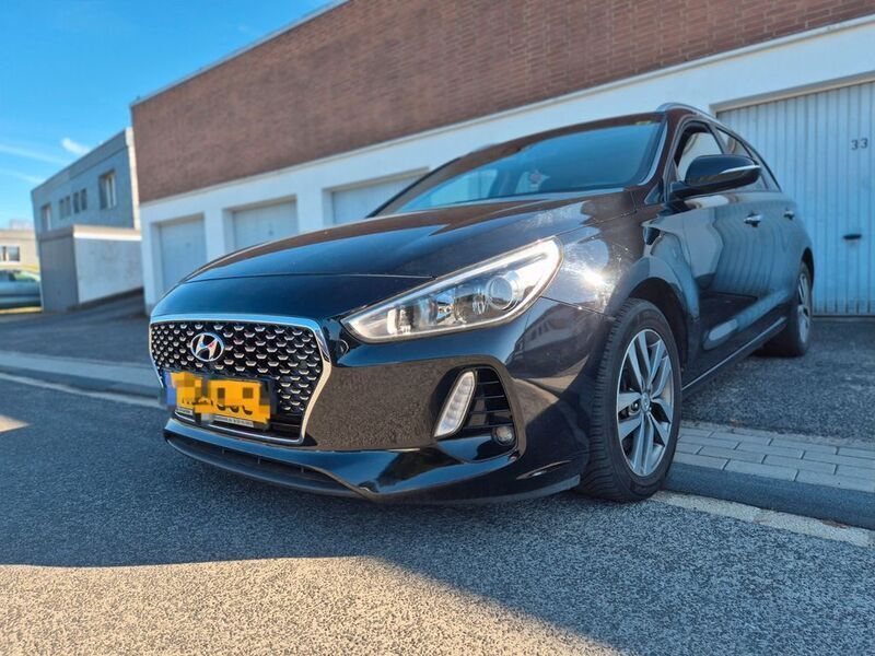Gebraucht Hyundai i30 110 PS (80 kW) 2017 Schwarz Kombi