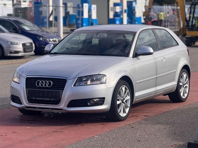Silber Gebraucht 2009 Audi A3 Ambiente Limousine | 8.950 € (Teuer) - Bild 1/4