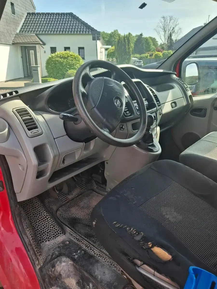 Gebraucht Opel Vivaro 90 PS (66 kW) 2011 Rot Van / Kleinbus