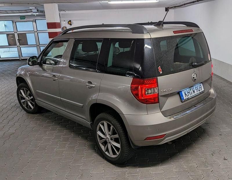Gebraucht Skoda Yeti Drive 110 PS (80 kW) 2017 Silber SUV