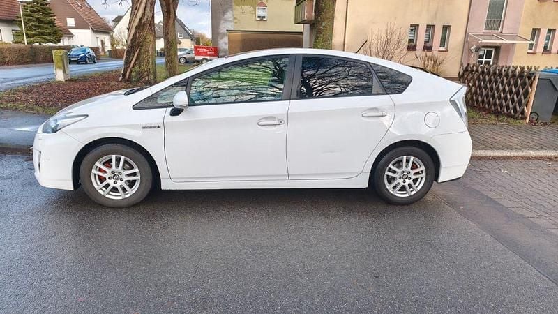 Gebraucht Toyota Prius Executive 136 PS (100 kW) 2011 Weiß Limousine