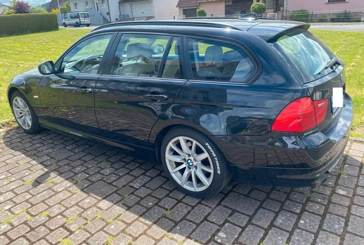 Gebraucht BMW 318 2011 Schwarz Kombi