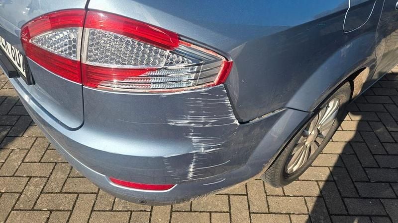 Gebraucht Ford Mondeo Ghia 145 PS (106 kW) 2007 Grau Limousine