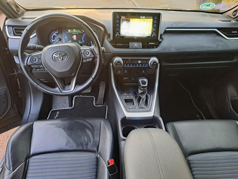 Grau Gebraucht 2019 Toyota RAV4 Team SUV | 22.500 € (Superpreis) - Bild 1/4