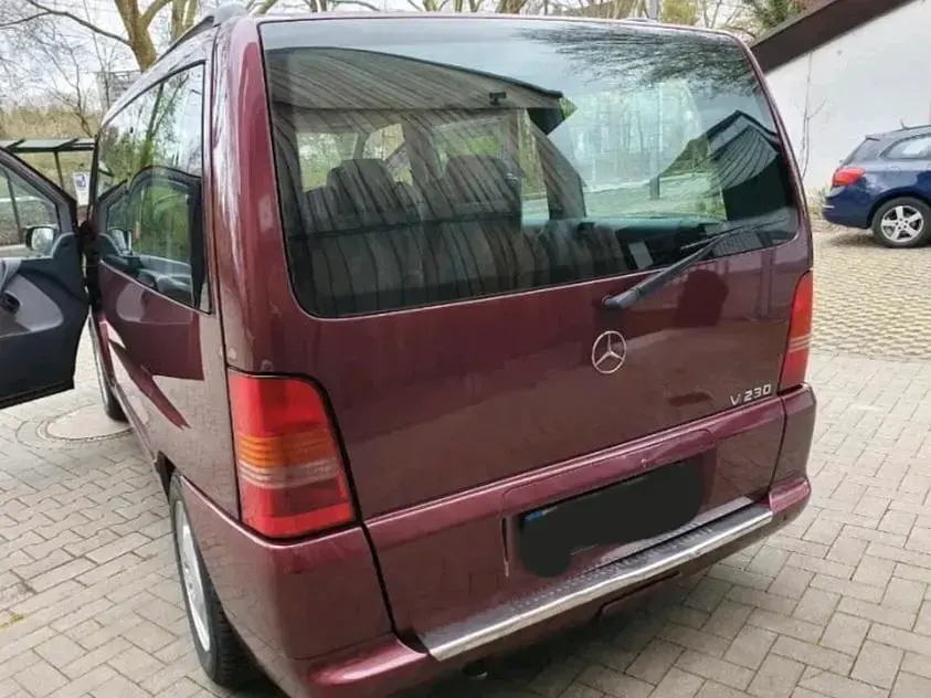 Gebraucht Mercedes V230 143 PS (105 kW) 1999 Rot Van / Kleinbus