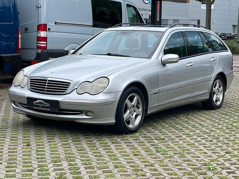 Silber Gebraucht 2001 Mercedes C200 Avantgarde Kombi | 850 € (Guter Preis) - Bild 1/4