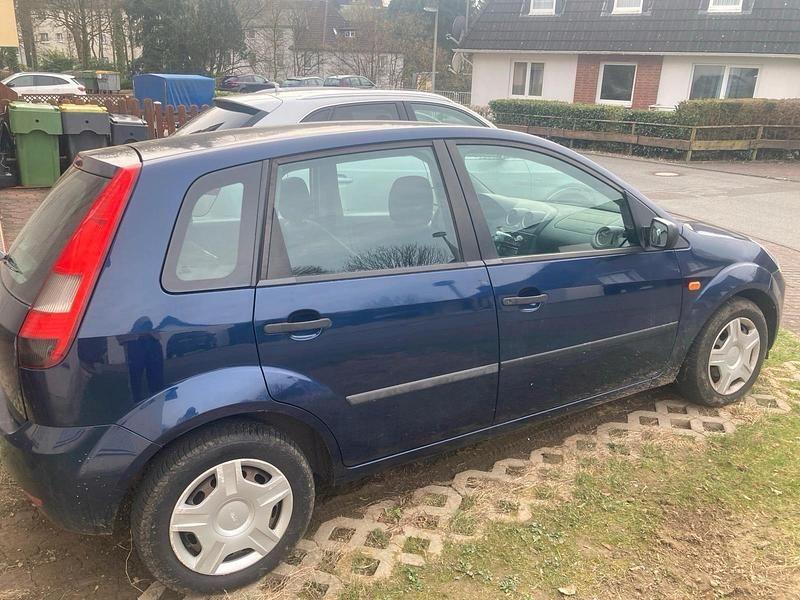 Gebraucht Ford Fiesta 80 PS (58 kW) 2003 Blau Kleinwagen