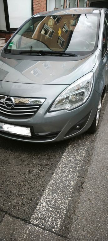 Grau Gebraucht 2010 Opel Meriva Innovation Van / Kleinbus | 4.500 € (Fairer Preis) - Bild 1/4