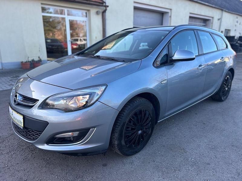 Gebraucht Opel Astra 110 PS (80 kW) 2012 Grau Kombi