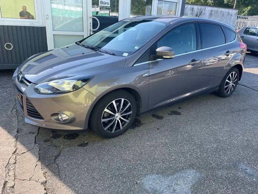 Gebraucht Ford Focus Titanium 125 PS (91 kW) 2014 Braun Limousine