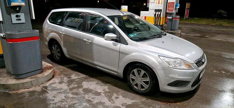 Second-hand Ford Focus 90 CP (66 kW) 2009 Argintiu Break