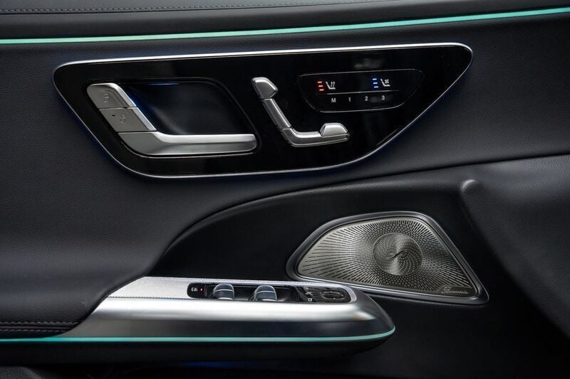 Neu Mercedes E220 Premium Plus 197 PS (144 kW) 2025 040 schwarz Limousine