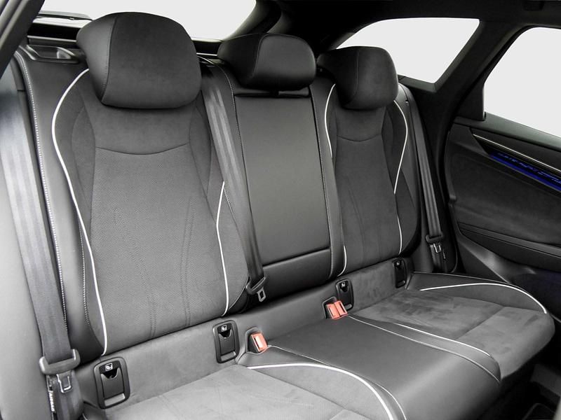 Gebraucht VW ID.7 Pro 210 kW (286 PS) 2025 Weiss Kombi