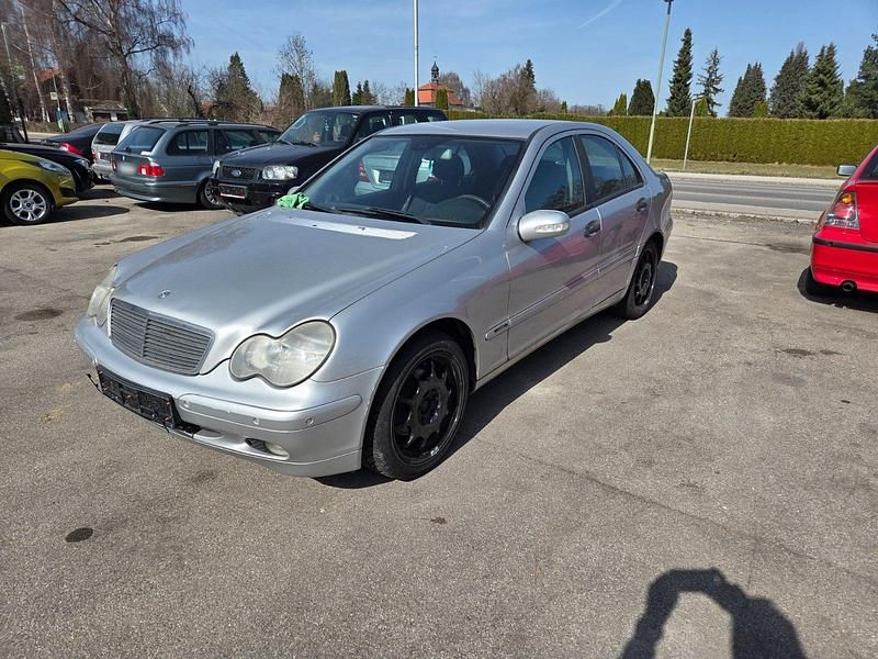 Gebraucht Mercedes 180 140 PS (102 kW) 2004 Silber Limousine