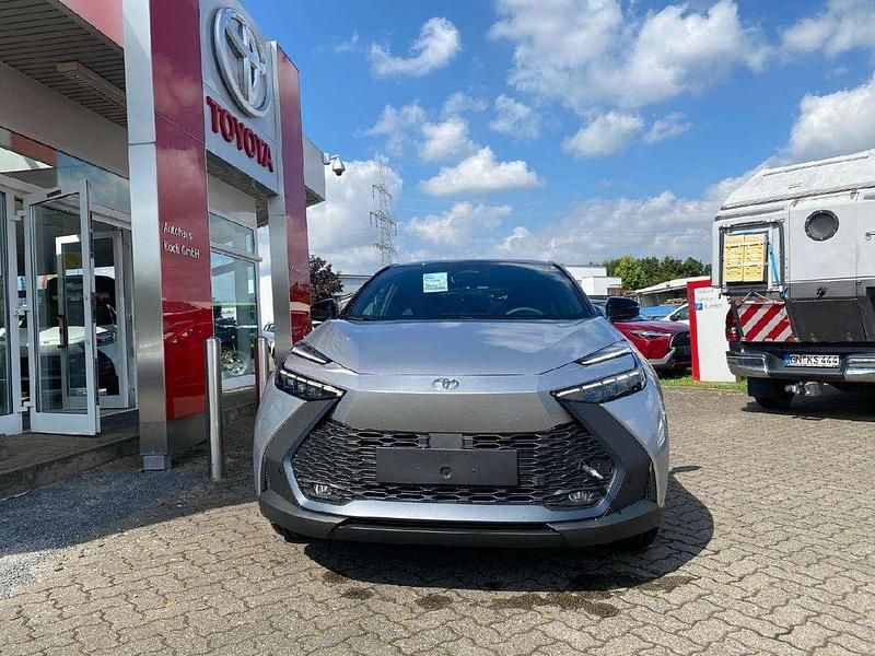 Gebraucht Toyota C-HR Team 98 PS (72 kW) 2024 Shimmering silver metallic / d SUV