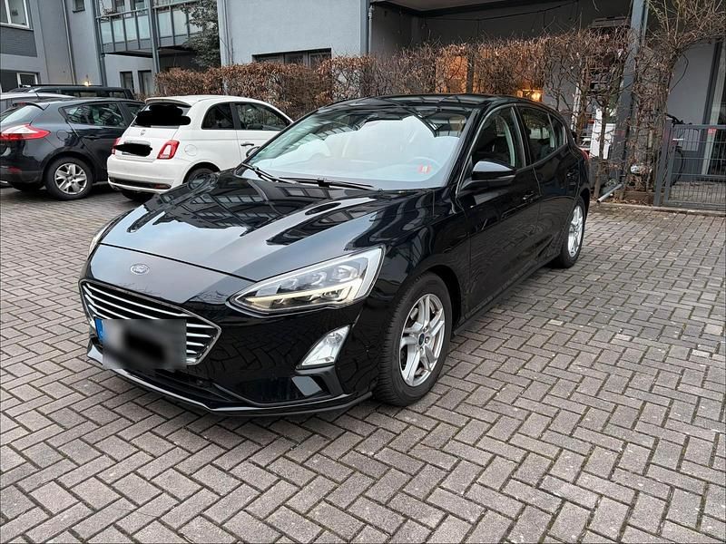 Schwarz Gebraucht 2019 Ford Focus Limousine | 11.749 € (Fairer Preis) - Bild 1/4