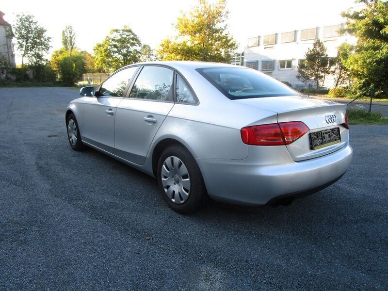 Gebraucht Audi A4 120 PS (88 kW) 2009 Silber Limousine