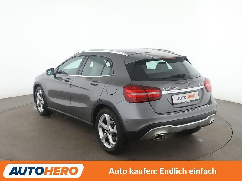 Gebraucht Mercedes GLA220 Urban 184 PS (135 kW) 2018 Grau SUV
