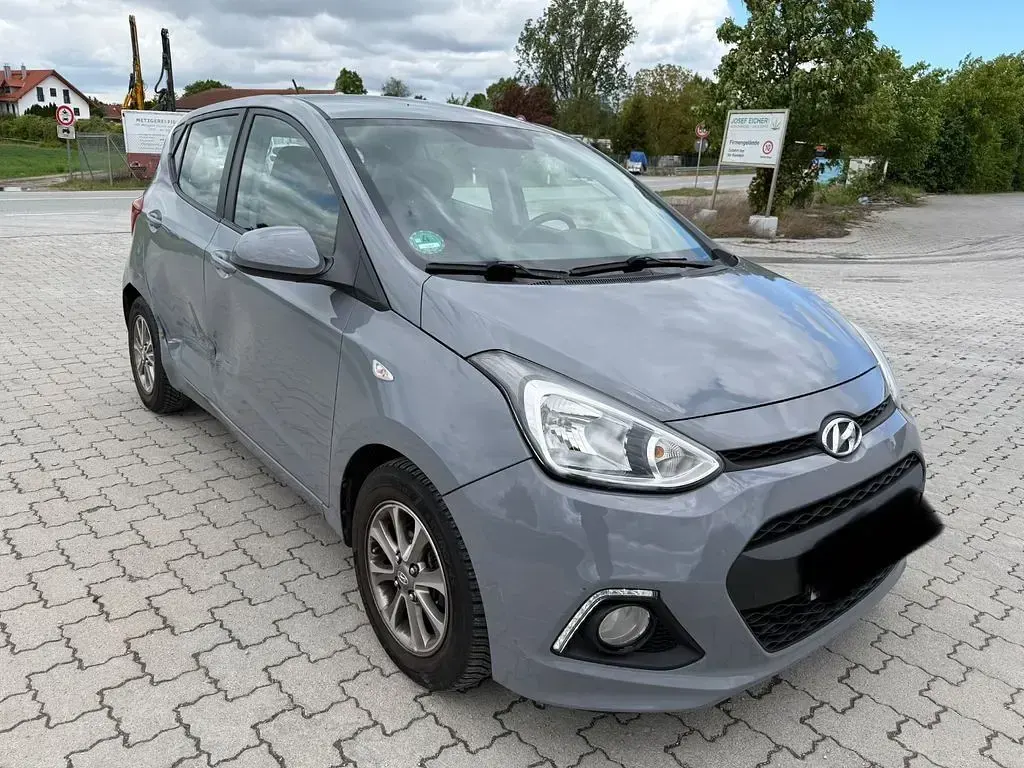 Usata Hyundai i10 Passion 87 CV (63 kW) 2015 Grigio Utilitaria