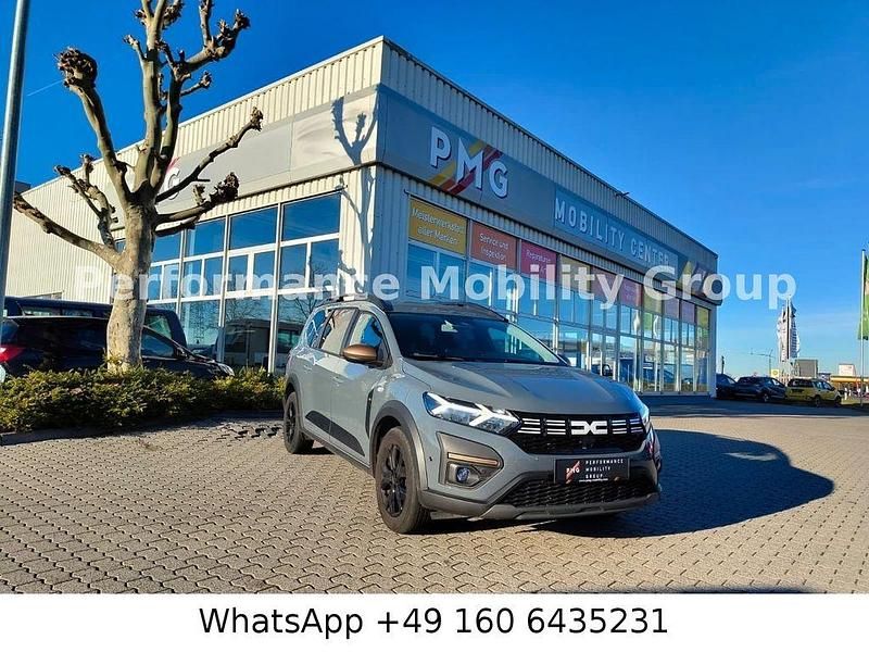 Grau Gebraucht 2025 Dacia Jogger Extreme Van / Kleinbus | 20.990 € (Fairer Preis) - Bild 1/4