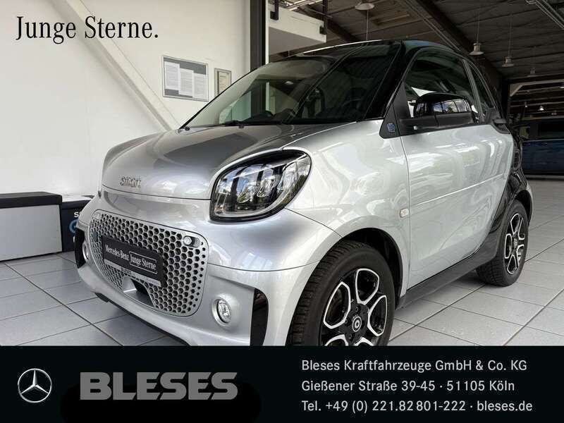 Bodypanels in cool silver () Gebraucht 2021 Smart ForTwo Electric Drive Exclusive Coupé | 10.900 € (Fairer Preis) - Bild 1/4