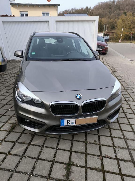 Gebraucht BMW 216 Active Tourer 116 PS (85 kW) 2017 Braun Van / Kleinbus
