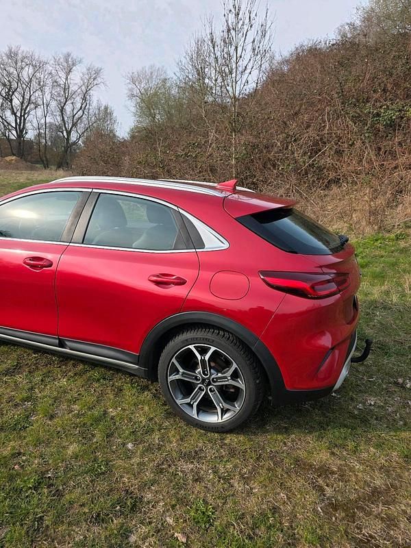 Gebraucht Kia XCeed Vision 136 PS (100 kW) 2020 Rot SUV