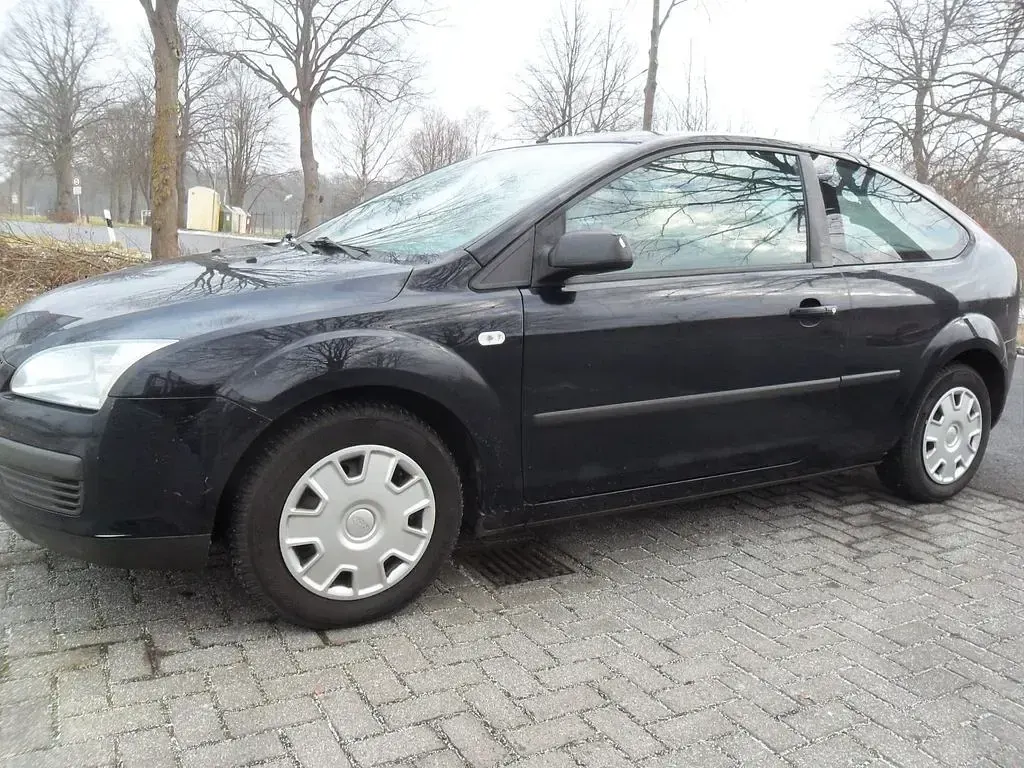 Używany Ford Focus Fun X 80 KM (58 kW) 2007 Niebieski Sedan/Limuzyna