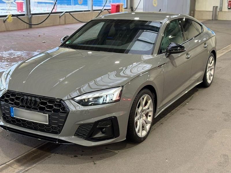 Grau Gebraucht 2020 Audi A5 Sportback S-Line Kleinwagen | 35.000 € (Teuer) - Bild 1/4