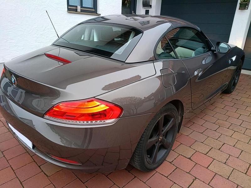 Gebraucht BMW Z4 Sport Line 204 PS (150 kW) 2012 Braun Cabrio