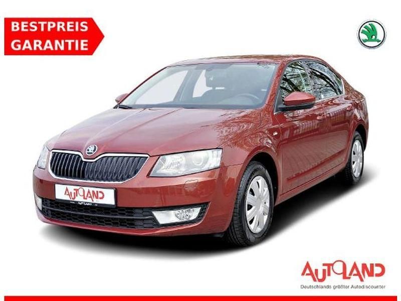 Rot (metallic) Gebraucht 2015 Skoda Octavia Limousine | 10.990 € (Fairer Preis) - Bild 1/4
