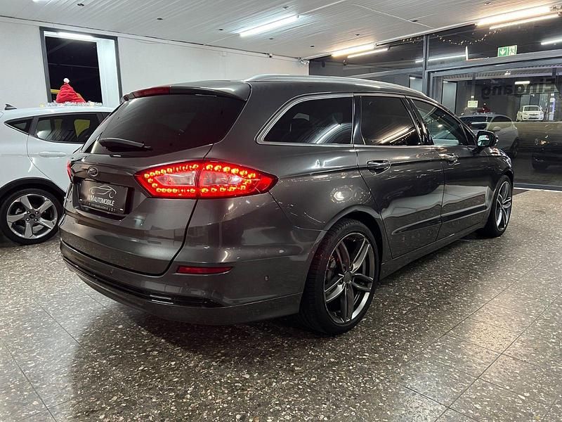 Gebraucht Ford Mondeo Titanium 150 PS (110 kW) 2015 Grau Kombi