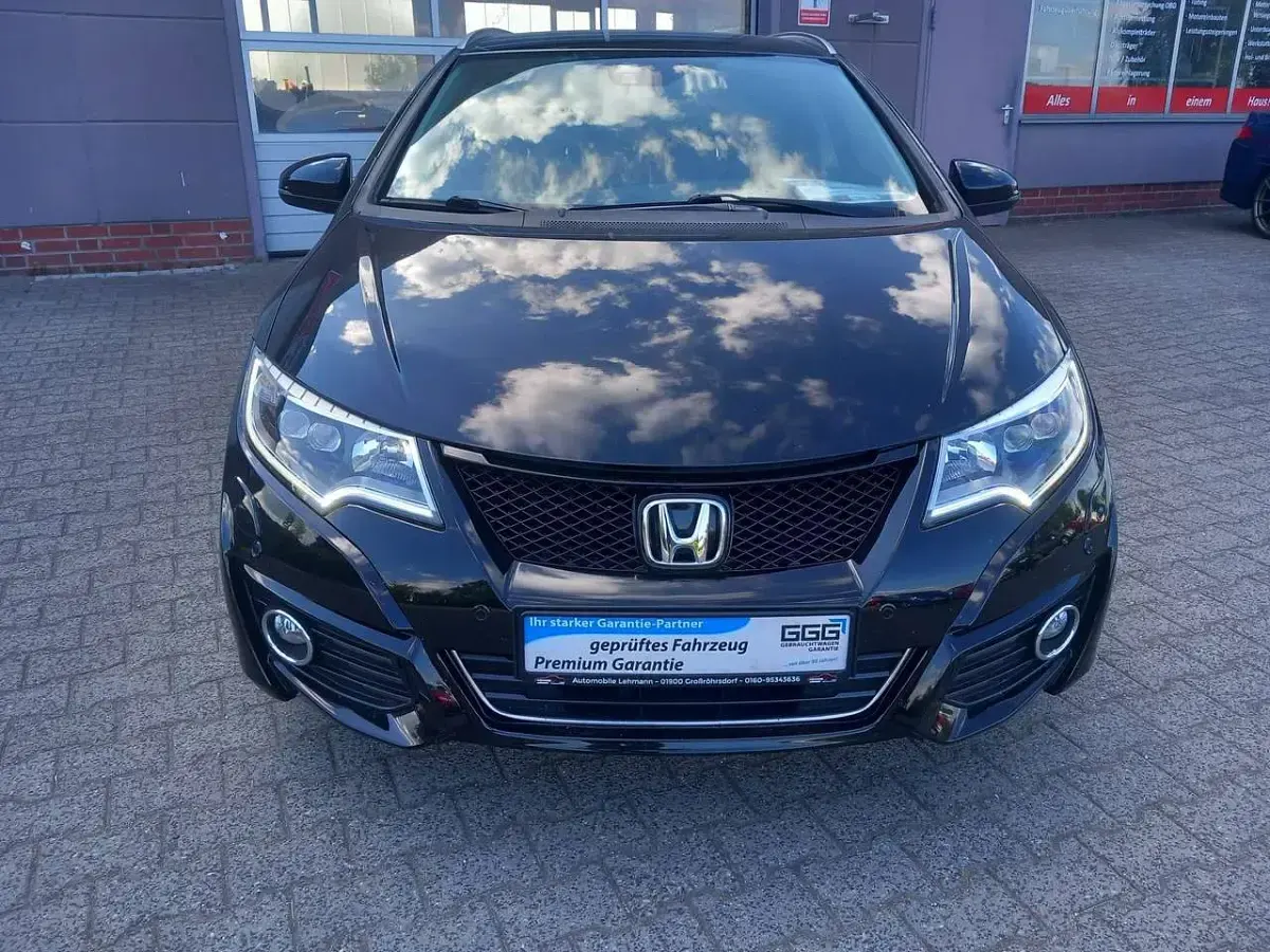 Gebraucht Honda Civic Lifestyle 141 PS (103 kW) 2015 Crystal black p. Kombi