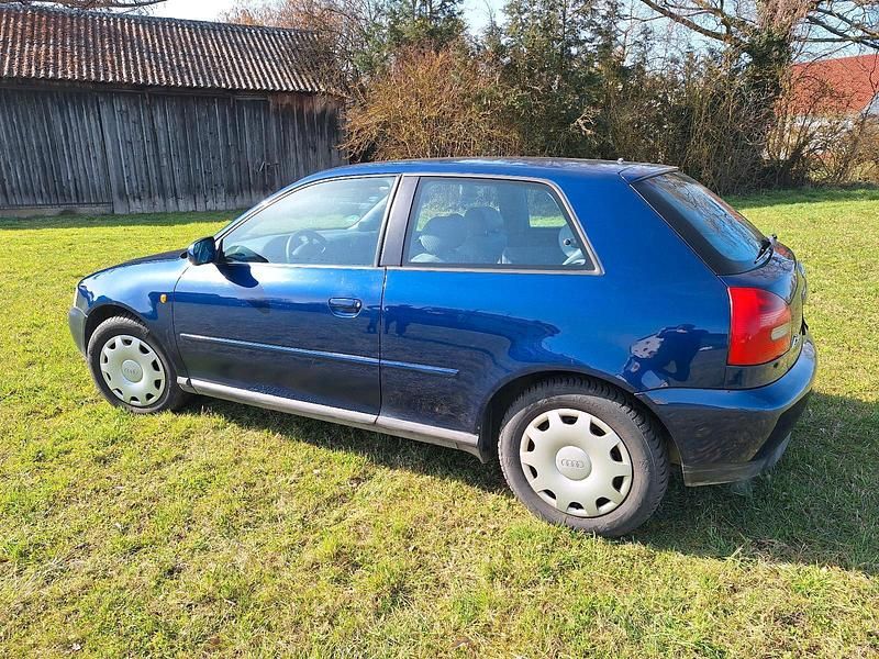 Gebraucht Audi A3 101 PS (74 kW) 1999 Blau Kleinwagen
