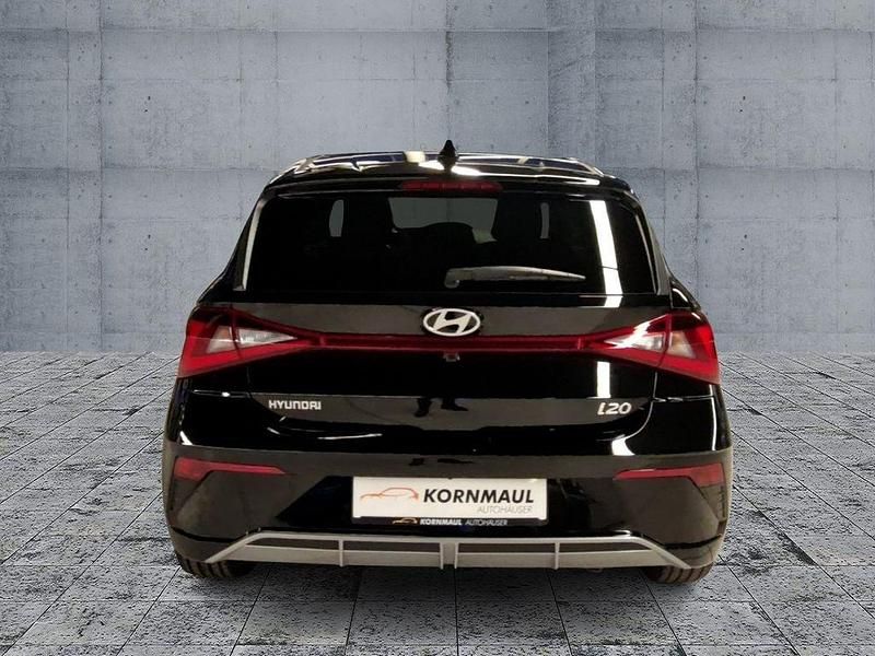 Neu Hyundai i20 Blackline 101 PS (74 kW) 2026 Schwarz Kleinwagen