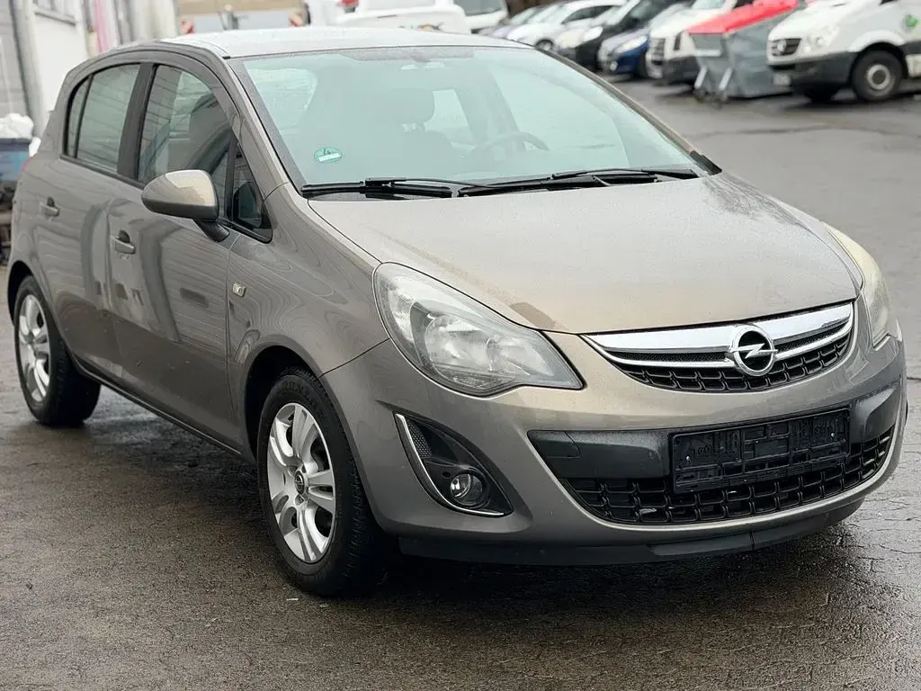 Usado Opel Corsa Energy 86 HP (63 kW) 2014 Castanho Citadino