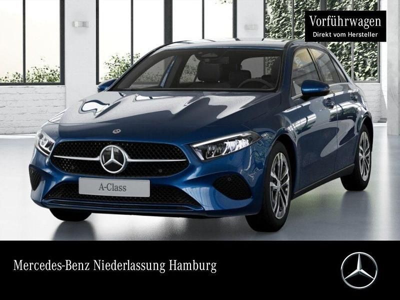 Spektralblau Gebraucht 2024 Mercedes A250 Limousine | 33.900 € (Etwas zu teuer) - Bild 1/4
