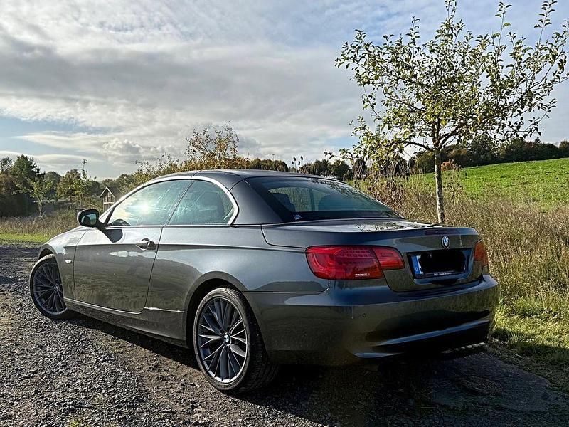 Grau Gebraucht 2012 BMW 320 Cabriolet Exclusive Cabrio | 6.500 € (Superpreis) - Bild 1/4