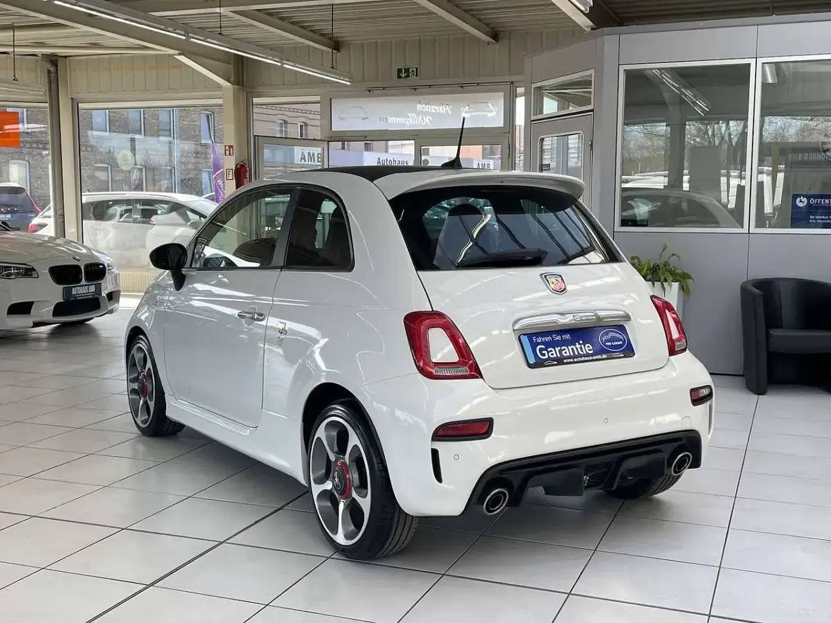Gebraucht Abarth 595 145 PS (106 kW) 2016 Weiß Kleinwagen